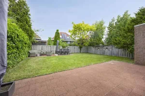 Ruime 5 Slaapkamers Tweekapper met Garage en Energielabel A