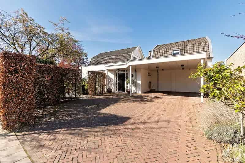 Huis te koop Veghel Wilgenstraat: Ruime karakteristieke woning