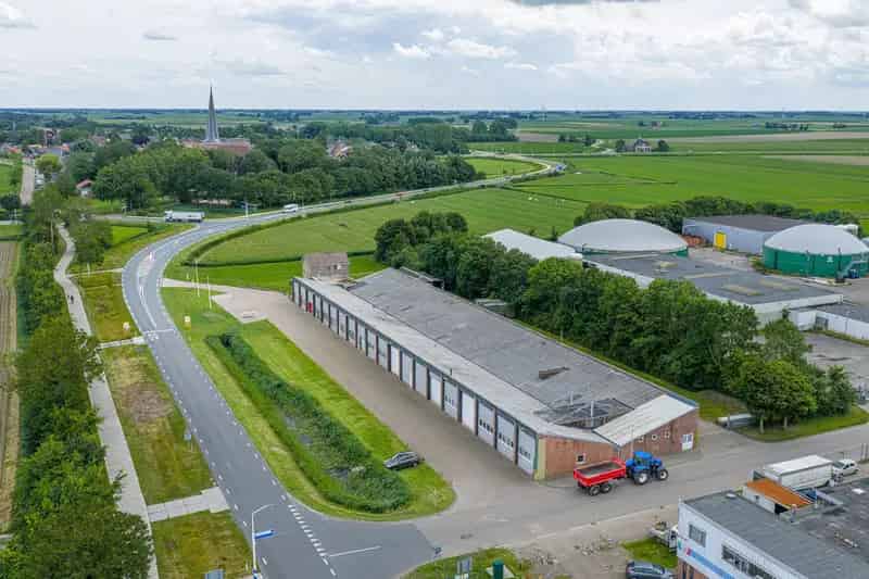 Bedrijfshal Holwert Woning met Verhuurde Units