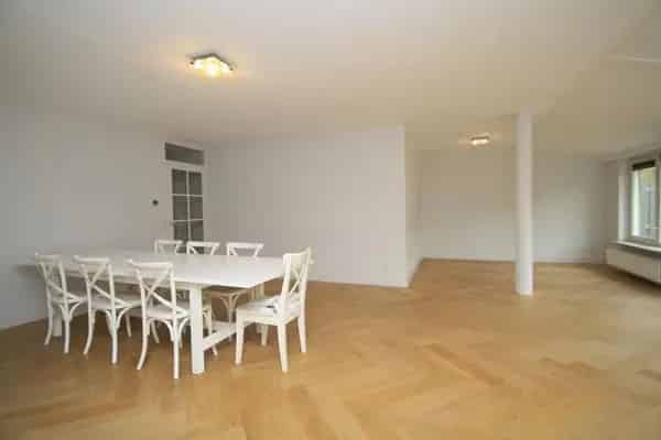 Gezinswoning 170m2 4 slaapkamers 2 badkamers tuin balkon parkeerplaats