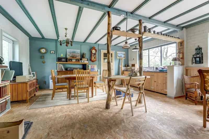 Vrijstaande woning met 8180m² grond Weurt