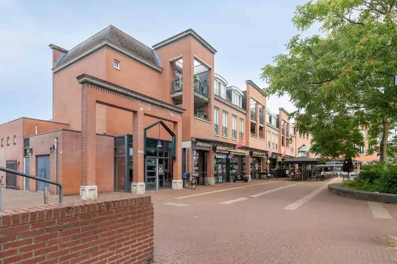 3 Kamer Appartement boven Winkelcentrum Rijen