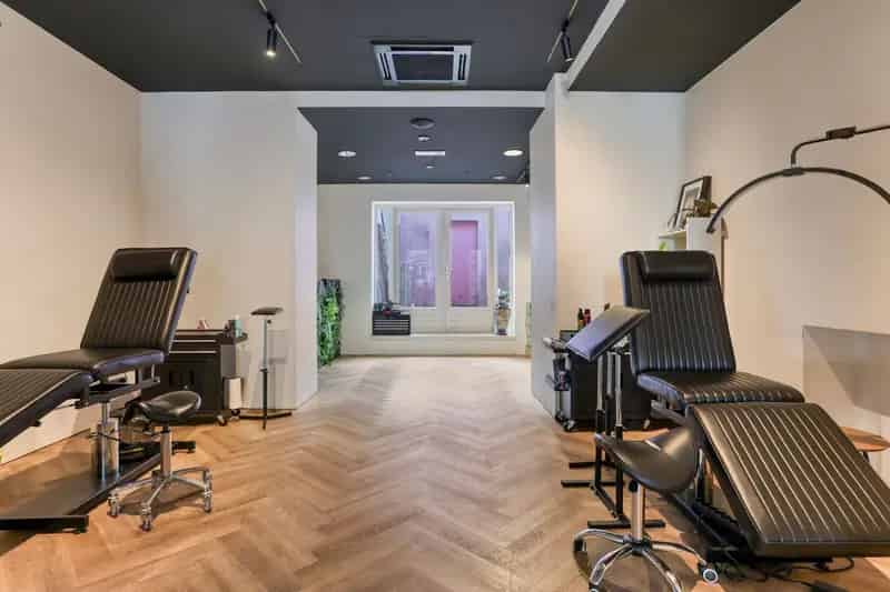 Winkel te Huur Delft Centrum 110m2 Moderne Pui