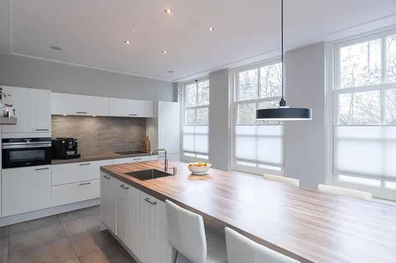 Herenhuis Nieuwpoort 5 slaapkamers luxe badkamer dubbele garage