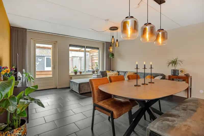 Huis te koop Oss: Ruime starterswoning met 3 slaapkamers en tuin