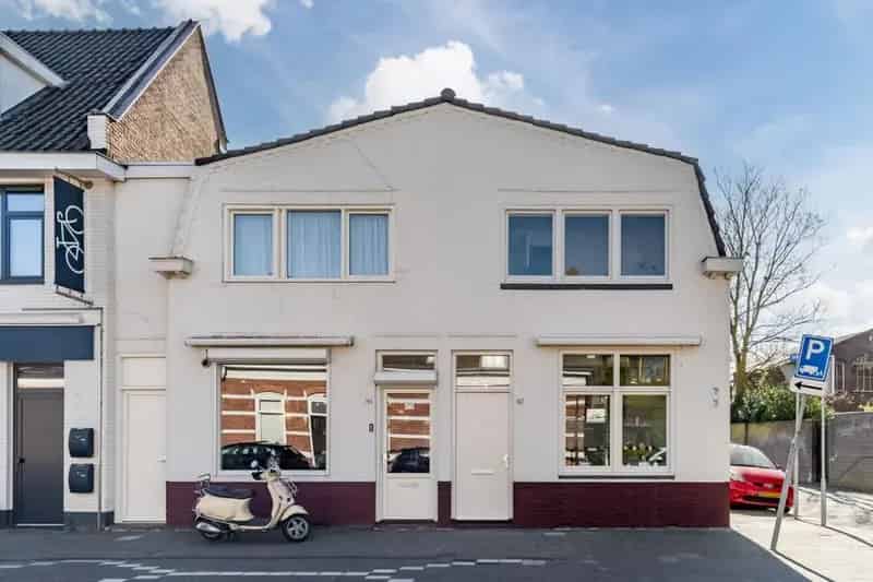 Gerenoveerde 2-onder-1-kap woning Eindhoven