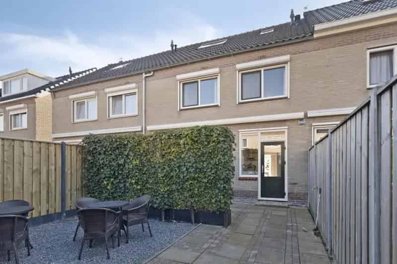 Ruime Tussenwoning 4 Slaapkamers Moderne Keuken Fraaie Tuin