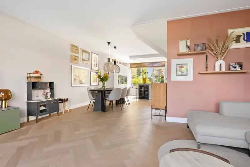 Huis te koop Overveen: Ruime gezinsvilla 4 slaapkamers, 2 badkamers, zonnige tuin