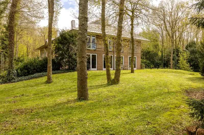 Industriële Villa Aerdenhout 632m2 4 6 slaapkamers 2250m2 grond