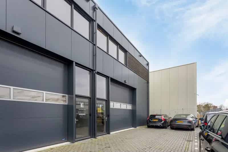 Bedrijfshal te huur Cruquius Moderne unit met kantoorruimte