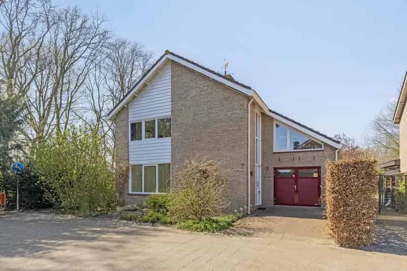Ruime woning Roosendaal 3 slaapkamers garage tuin zonnepanelen