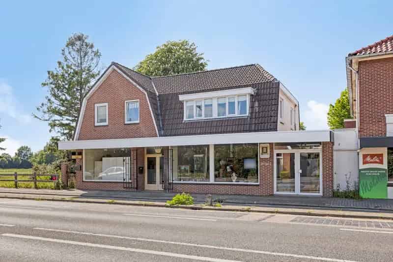 Winkelpand Denekamp te koop: Woon werk pand met bedrijfsruimte