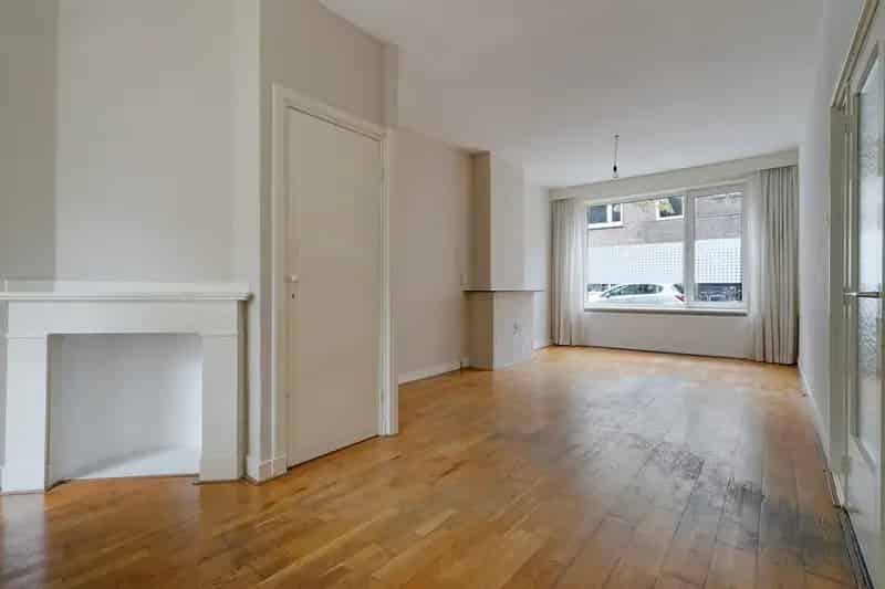 4 Kamer Appartement Bezuidenhout Ruime Tuin Renovatieproject