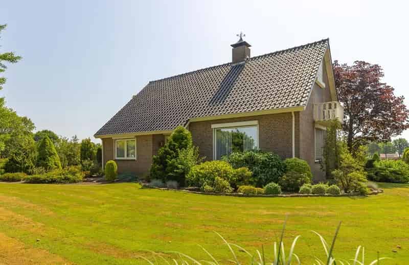Vrijstaande woning Rijsbergen 4 slaapkamers grote tuin