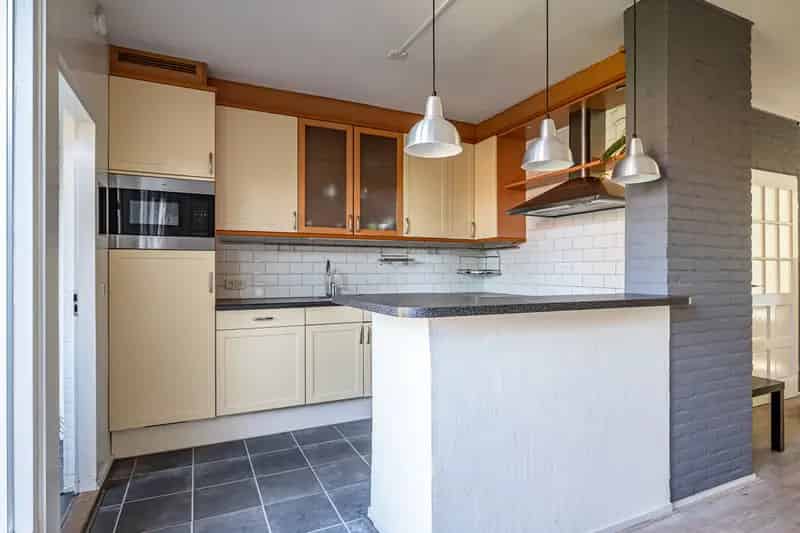 Ruime 2-onder-1-kapwoning in Bant met 4 slaapkamers en grote tuin