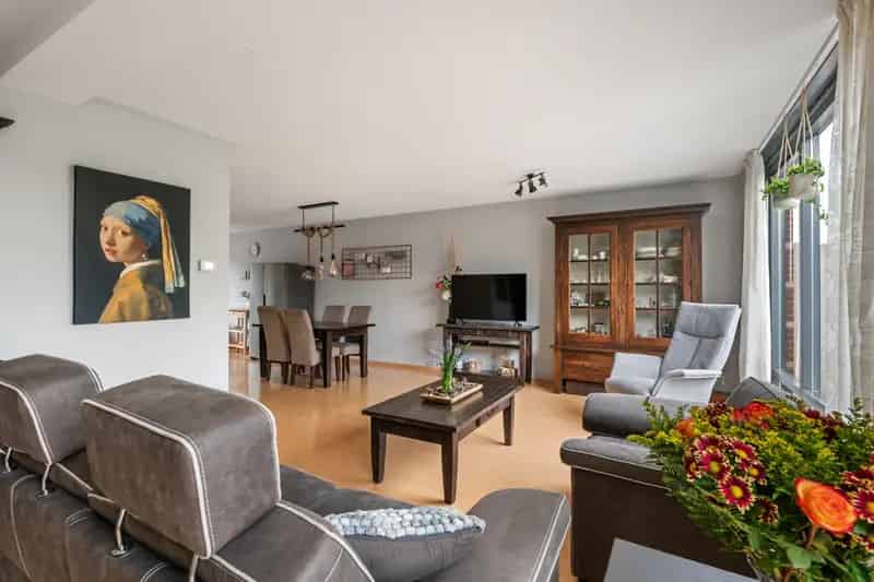 5 Slaapkamers 2 Onder 1 Kapwoning Veldewater