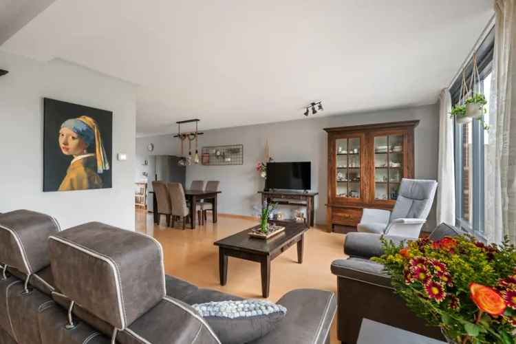 5 Slaapkamers 2 Onder 1 Kapwoning Veldewater
