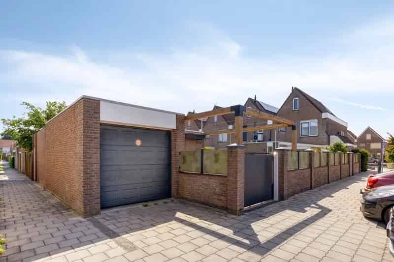 Ruime Hoekwoning Volendam 4 slaapkamers Garage Zonnepanelen