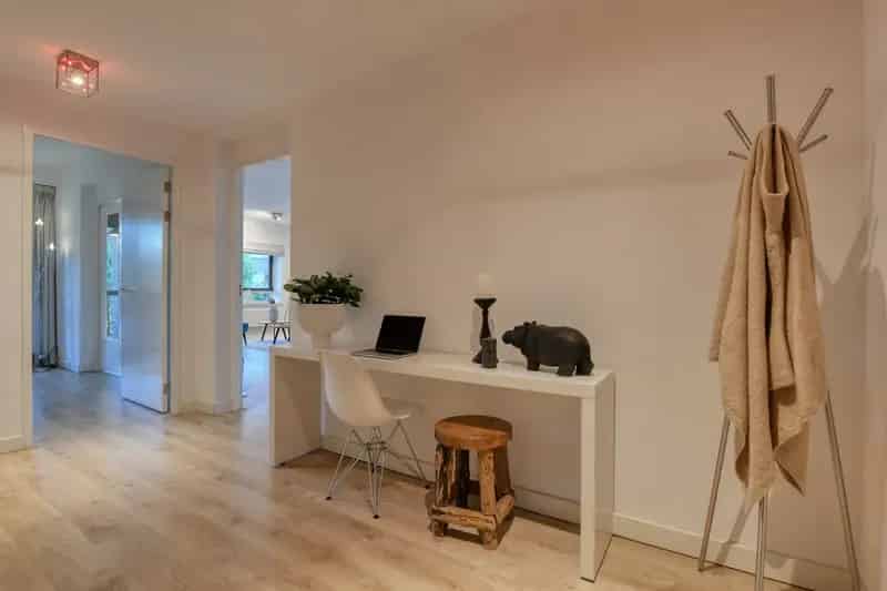 Appartement te koop Hilversum: Ruim benedenhuis met terras en parkeerplaats