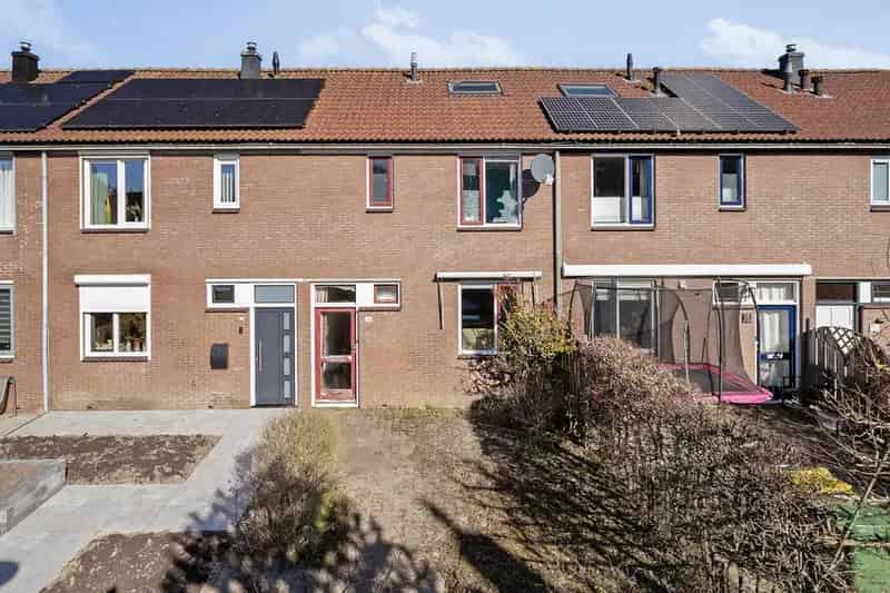 Huis Te Koop , 15, Van Vollenhovenstraat, Piershil, Zuid-Holland