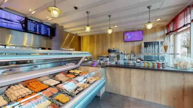 Cafetaria te koop Volendam goede ligging complete inventaris