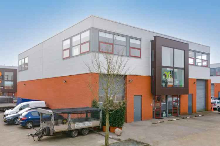 Bedrijfshal te Huur Soest 284m² Kantoor Entresol Parkeerplaatsen