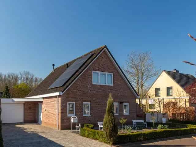 Vrijstaande woning te koop Hulst 4 slaapkamers garage zonnepanelen