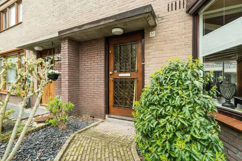 Ruime 2-onder-1-kapwoning nabij centrum Bunschoten-Spakenburg