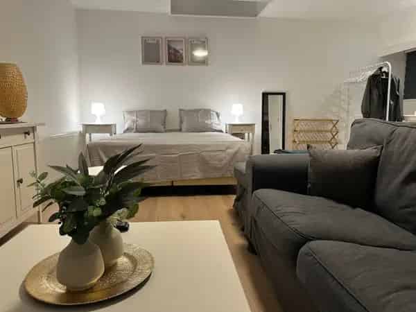 Studio Rotterdam West Gemeubileerd Ruime Badkamer