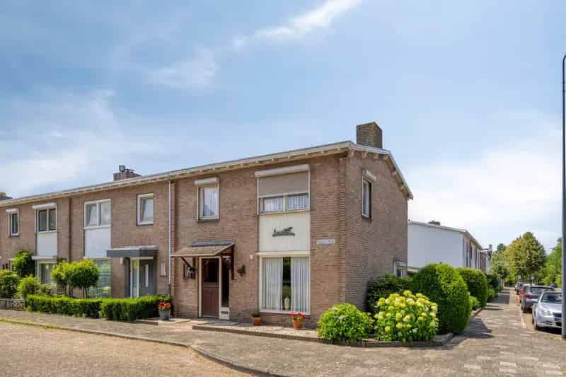 Ruime Hoekwoning Rosmalen 4 slaapkamers Tuin Uitbouw