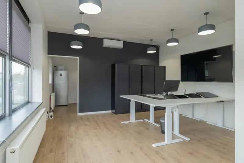 Bedrijfshal Noordwijk te huur Moderne unit Kantoorruimte