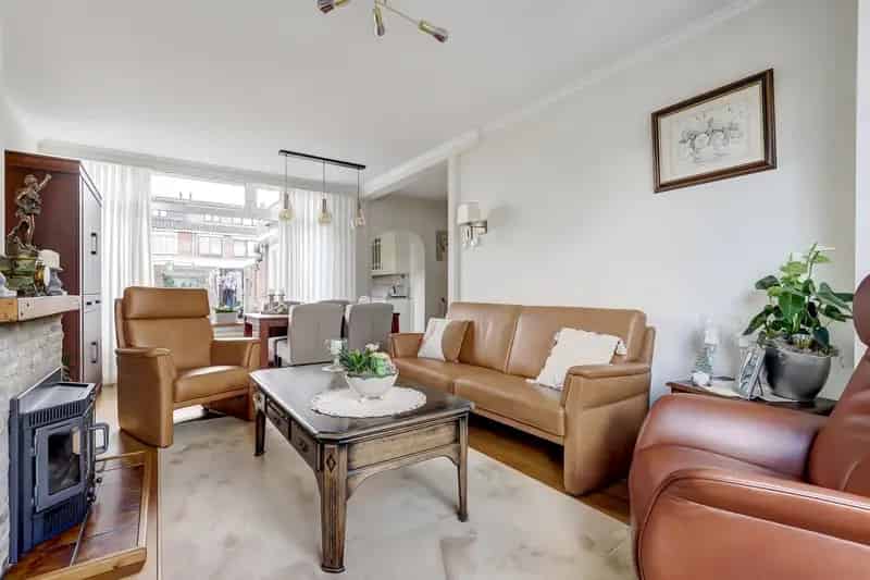 Ruime Eindwoning met Grote Tuin in Oosterhout
