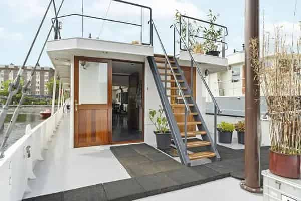 Luxe woonboot Amsterdam Oost 3 slaapkamers sauna jacuzzi