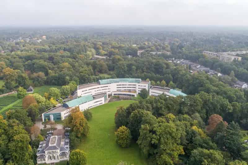 Kantoorvilla te huur Zeist  653m2 gerenoveerd duurzaam