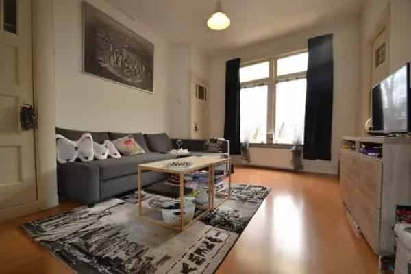 2 Kamer Appartement Laan van Eik en Duinen Den Haag