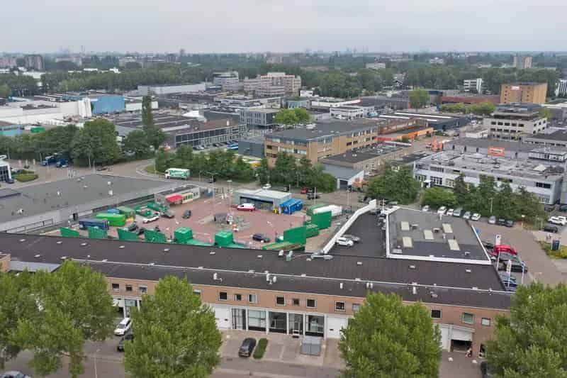 Bedrijfshal te Huur Amstelveen: Professionele Keuken met Kantoor