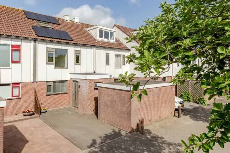 Ruime 5 Slaapkamer Tussenwoning Hoofddorp