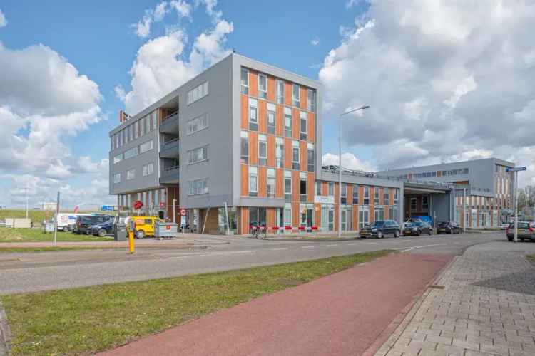 Kantoor Amsterdam | Zoek kantoren te huur: Tijnmuiden 59 1046 AK Amsterdam [funda in business]