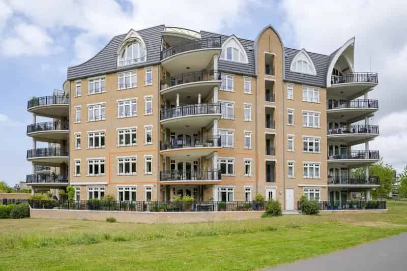 Appartement te koop: Harry Mulischstraat 24 2251 ZJ Voorschoten 