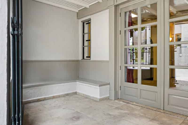 Kantoorruimte met Bovenwoning te Koop Ravenstein