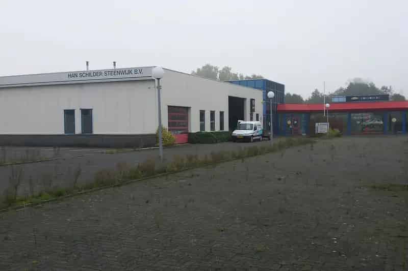 Bedrijfshal Steenwijk te koop - Showroom Kantoren Werkplaats