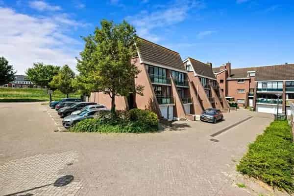 Ruime Splitlevelwoning Maassluis 4 slaapkamers Garage Tuin