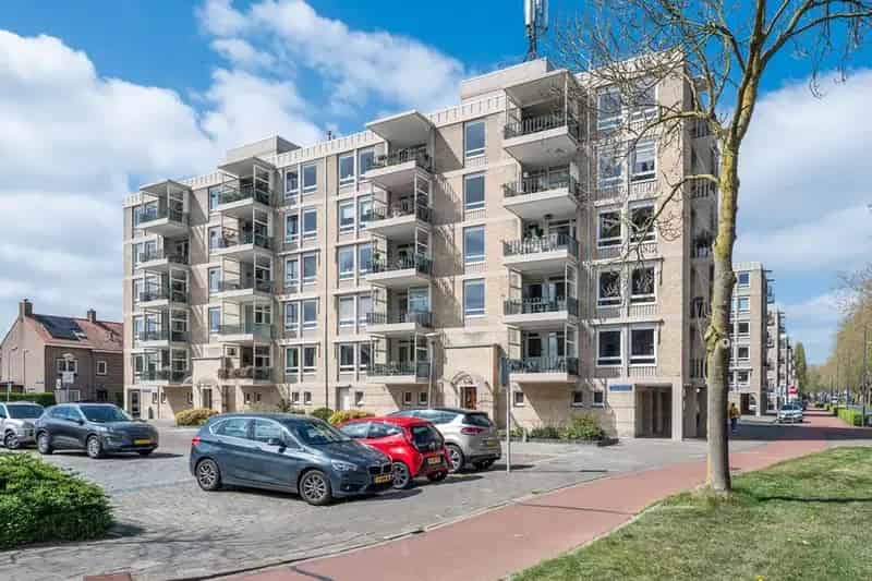 2 Kamer Appartement 82m2 4 Balkons Nabij Zuiderpark