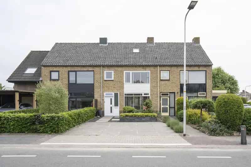 Tussenwoning Beesd 3 slaapkamers diepe tuin HR++ beglazing