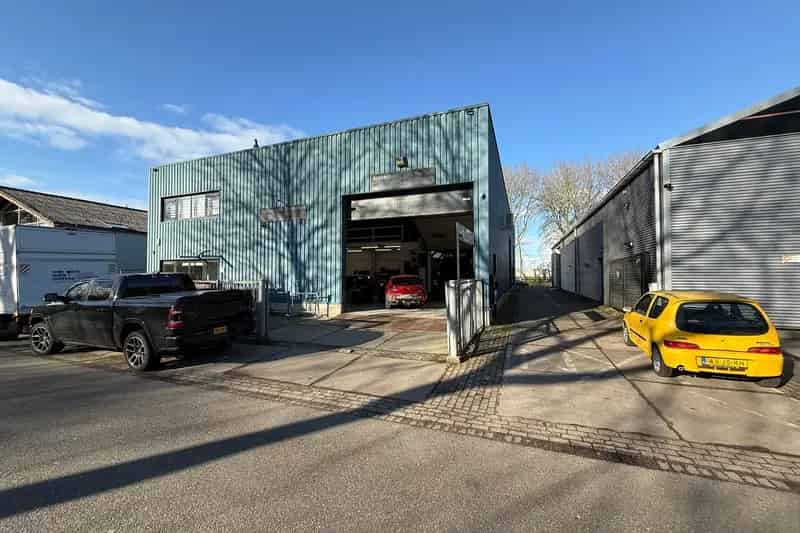 Bedrijfsruimte te Huur Zwijndrecht 164m2 Opslag