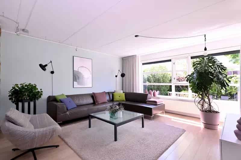 Ruime Familiewoning Schalkhaar 4 slaapkamers serre tuin