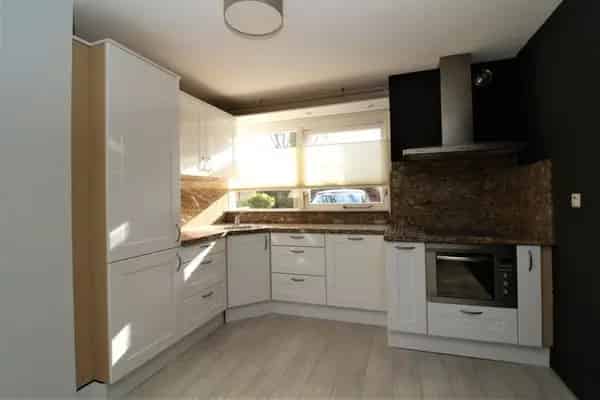 Ruime 4 Slaapkamer Woning Groningen Zonland