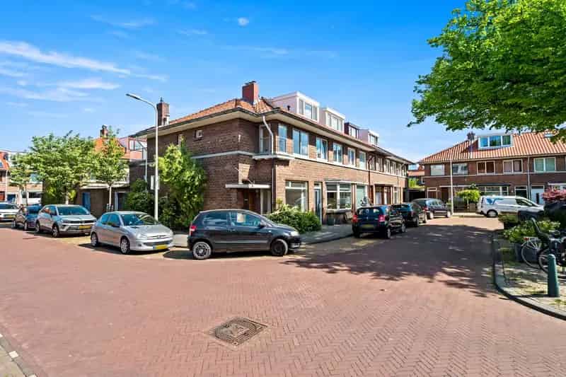 Huis te koop Den Haag Rustenburg Oostbroek 3 slaapkamers kluswoning