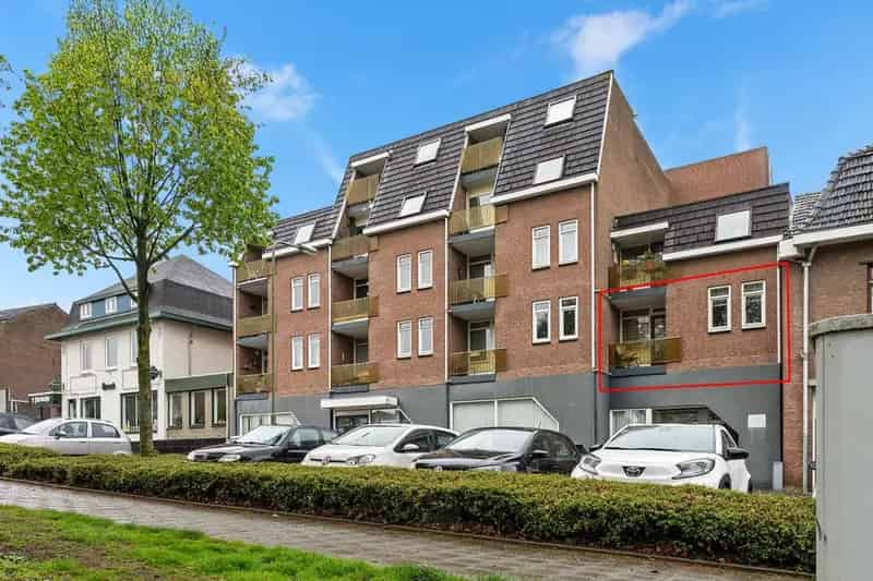 Gemoderniseerd Appartement Ubach over Worms