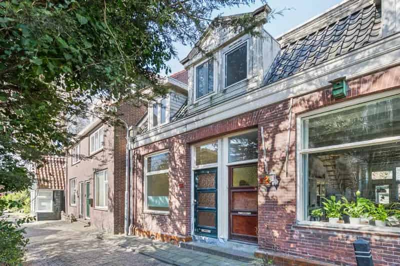 Huis te koop Zaandam: Karakteristieke woning aan het water